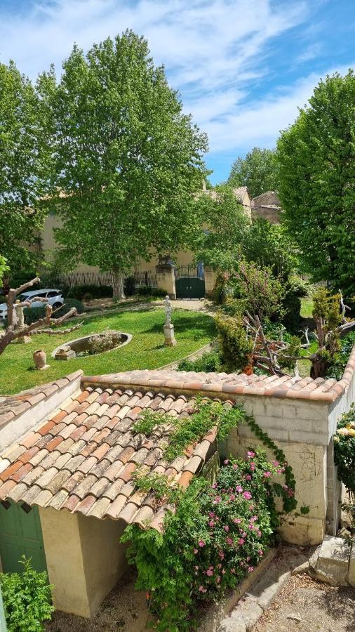 En Plein Coeur De Pelissanne - 55 M2 Renoves - Avec Parking Apartment Luaran gambar